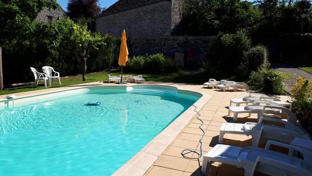 Au Chat Perche Espace Familial Mareil-sur-Mauldre ภายนอก รูปภาพ